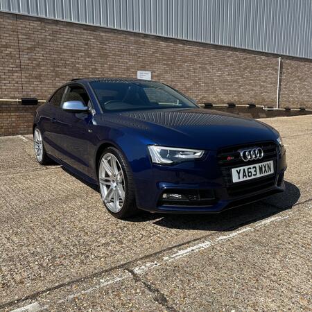 AUDI S5 3.0 TFSI V6 Black Edition